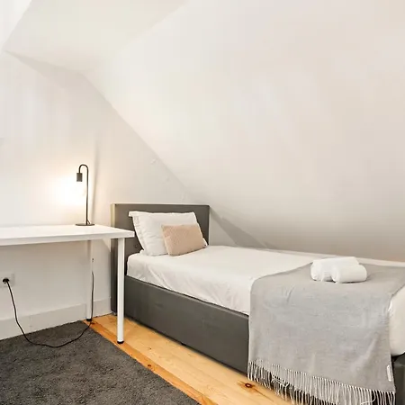 Апартаменти Spacious & Luxurious Penthouse In The Heart Of Лісабон