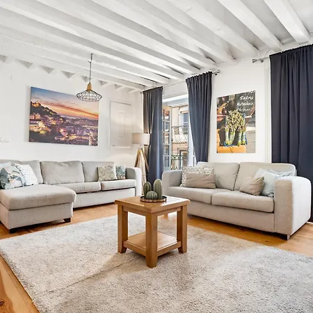 Spacious & Luxurious Penthouse In The Heart Of Apartmán