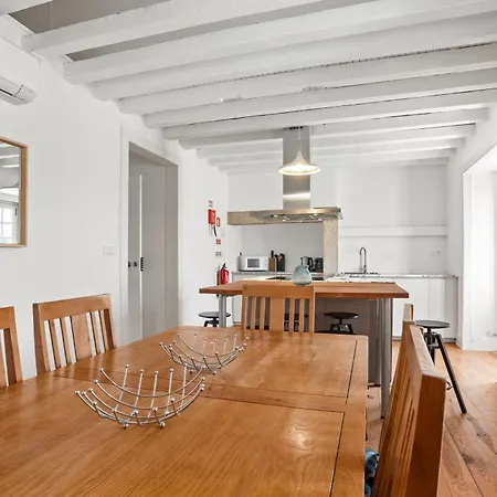 Apartman Spacious & Luxurious Penthouse In The Heart Of