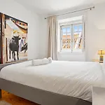Spacious & Luxurious Penthouse In The Heart Of