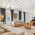 Spacious & Luxurious Penthouse In The Heart Of *