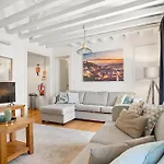 Spacious & Luxurious Penthouse In The Heart Of Διαμέρισμα *