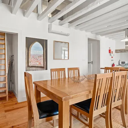 Spacious & Luxurious Penthouse In The Heart Of 아파트 리스본