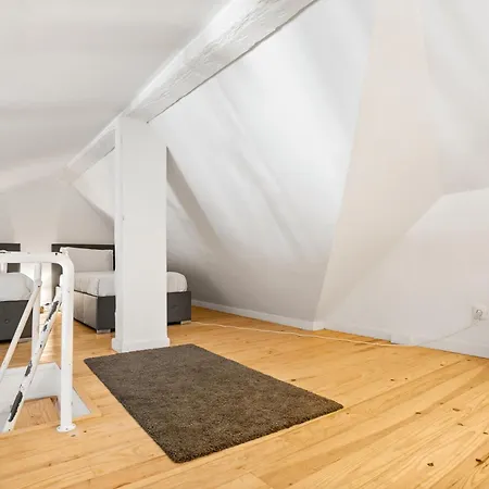 Spacious & Luxurious Penthouse In The Heart Of Apartament